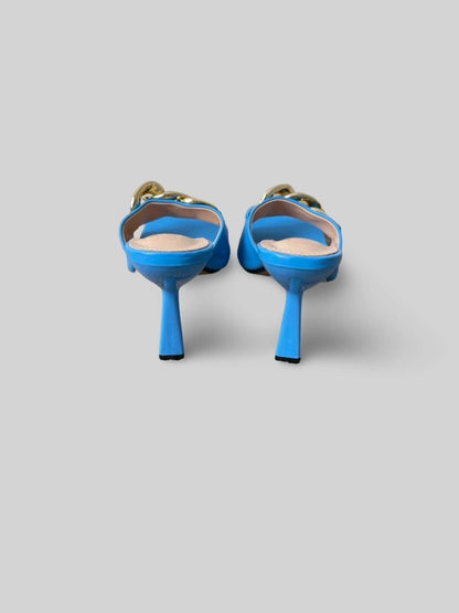 Women Chain-Embellished Leather Slide in Blue